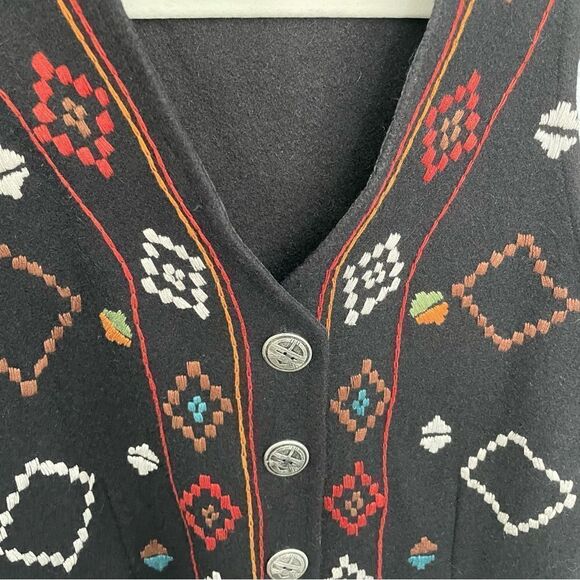[m] Vintage Razzle Dazzle Black w/ Colourful Embroidery Wool Button-Down Vest - Picture 4 of 11
